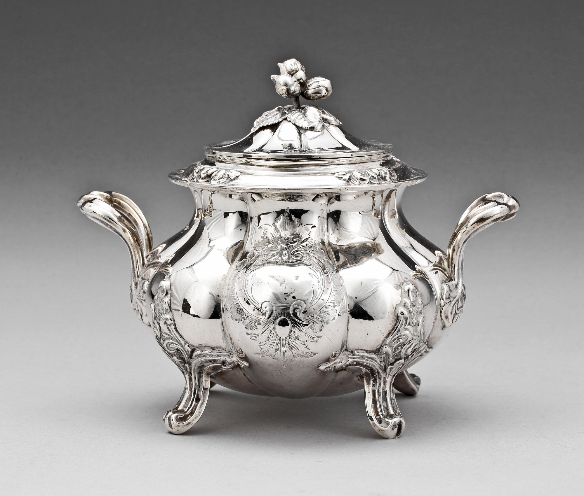 SOCKERSKÅL. Silver. Frankrike, 1900-tal. 560 g.