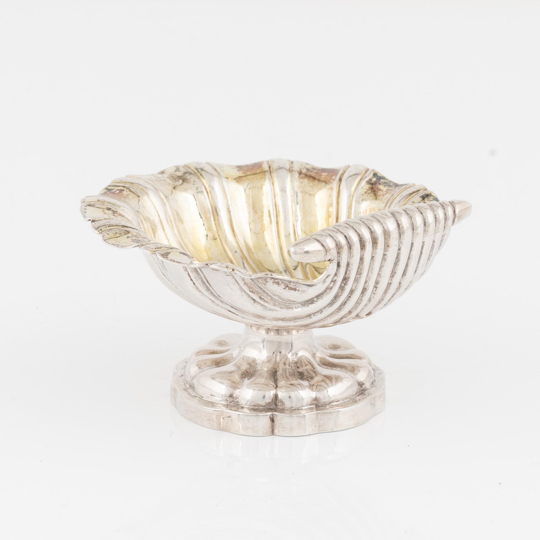A silver salt cellar, Probably England, 19th/20th  century.