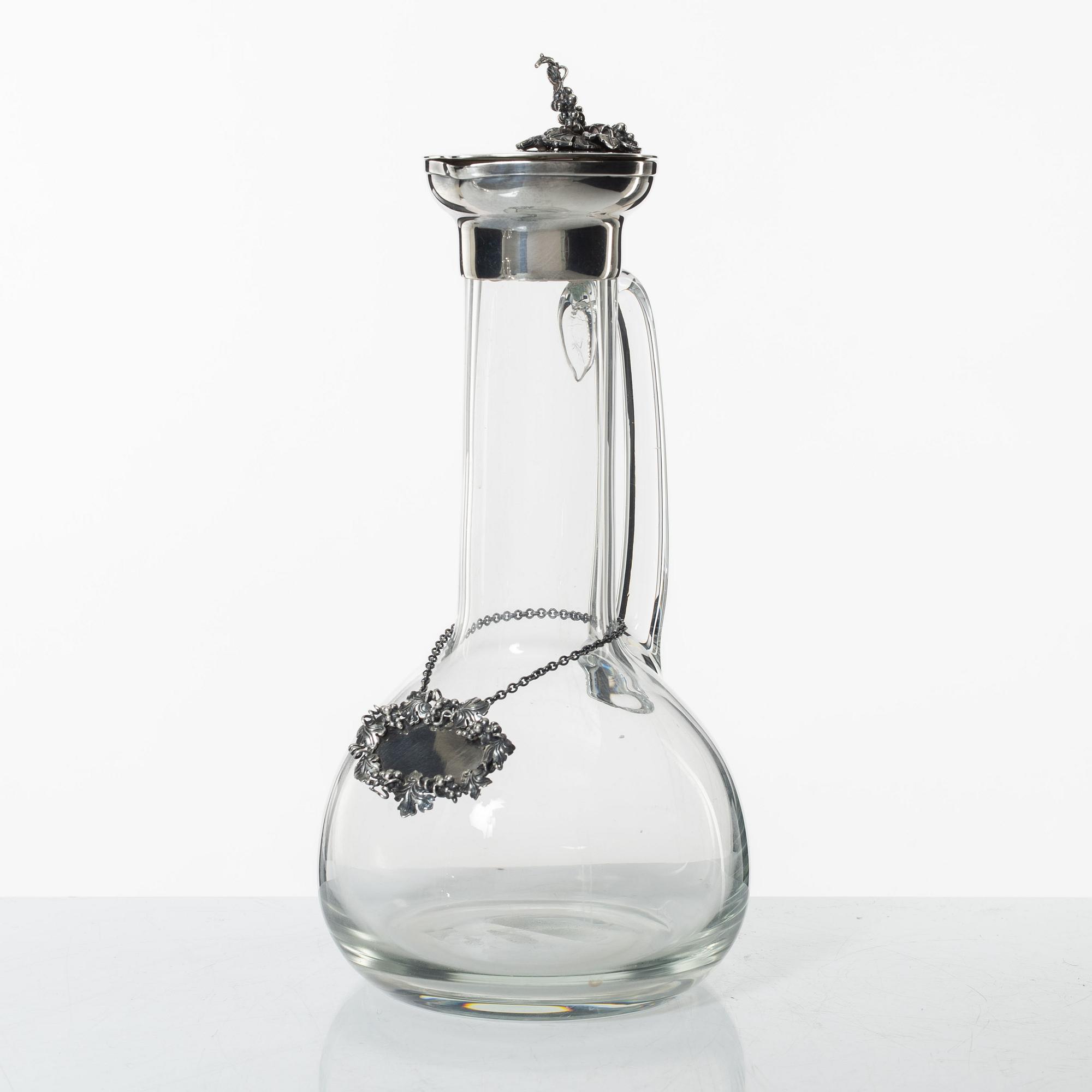 Karaff, glas med silverfattning, Otto Wollter, Schwäbisch Gmünd, Tyskland (firman aktiv 1875-1991).