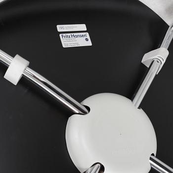 STOLAR, 6 st, "Sjuan", Arne Jacobsen, Fritz Hansen, 2002.