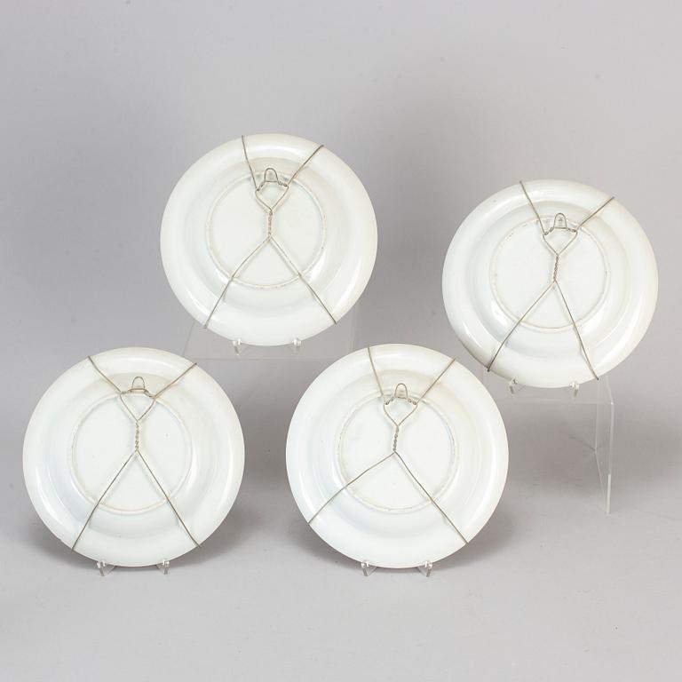 DJUPA TALLRIKAR, fyra stycken, porslin. Qingdynastin, Kanton, sent 1800-tal.