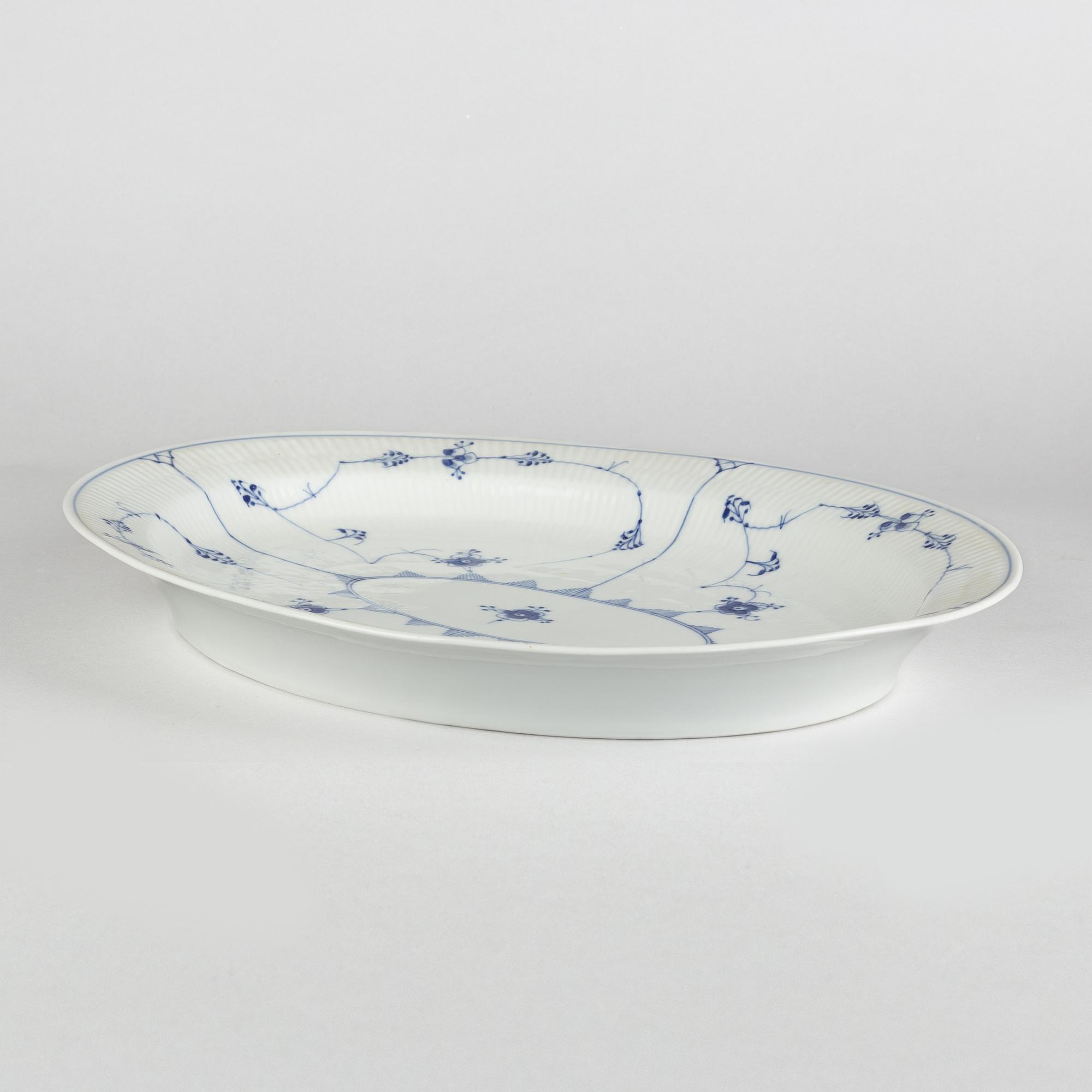 Serveringsfat, porslin, Royal Copenhagen, "Musselmalet", modell 101, 1898-1923.