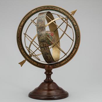 ASTRONOMISKT INSTRUMENT, trä och mässing, 1900-talets första hälft.