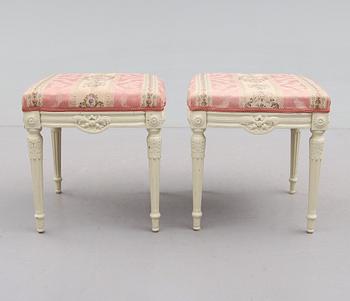 TABURETTER, 1 par, gustaviansk stil, 1800-talets andra hälft.