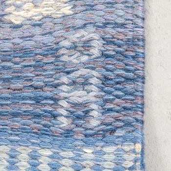 Anna-Johanna Ångström, matta rölakan signerad ca 207x136 cm.