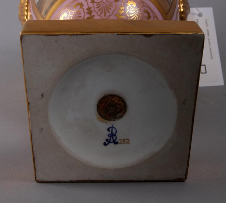 URNA, porslin, empirestil.