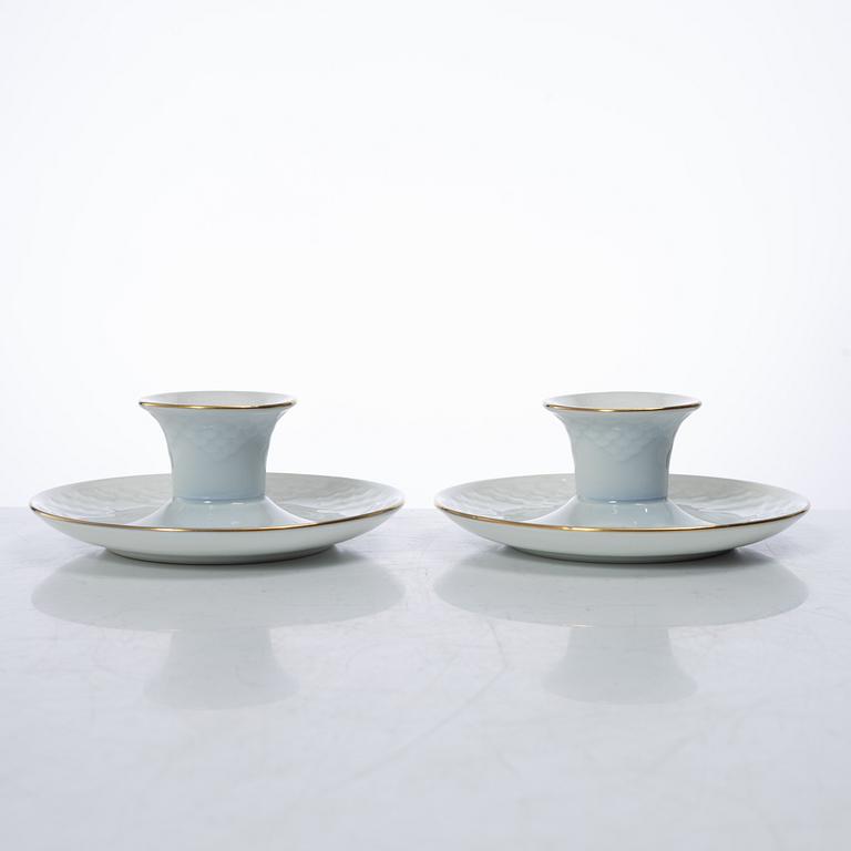 A 62 piece "Måsen" service, Bing & Grøndahl.