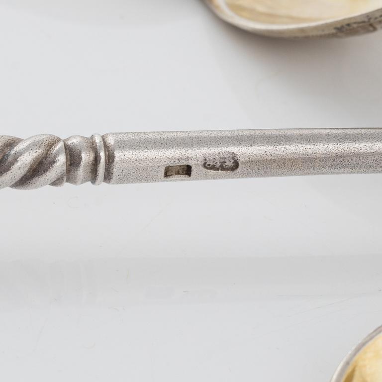 15 silver spoons, including Russia, 1896-1908.