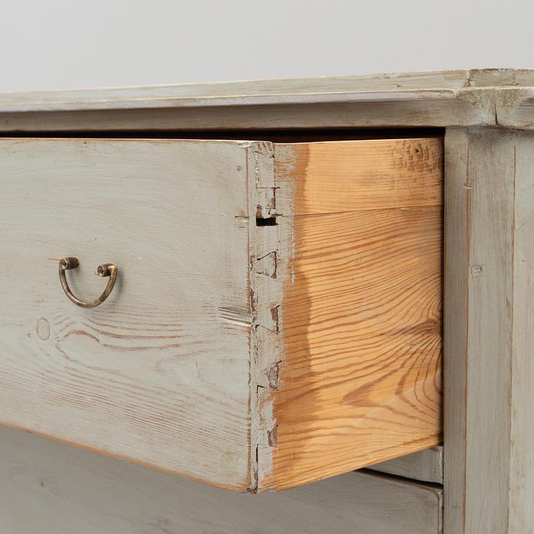 Chest of drawers, 19th century.