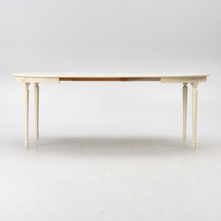 Dining table with 10 chairs, Gustavian style, second half of the 20th century.