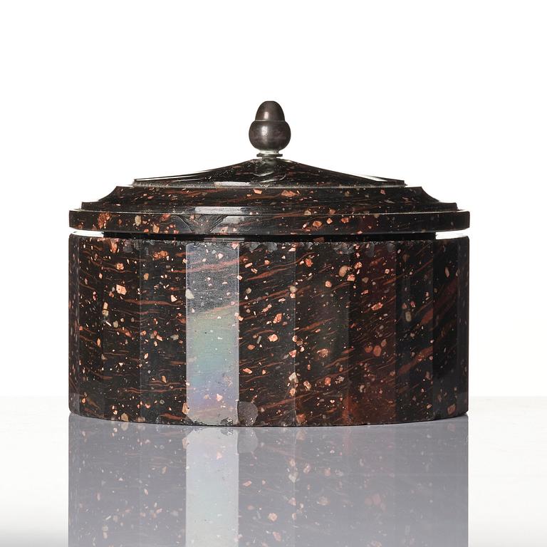 An Empire 'Rännås' porhyry butter box from Älvdalen, Sweden, early 19th century.
