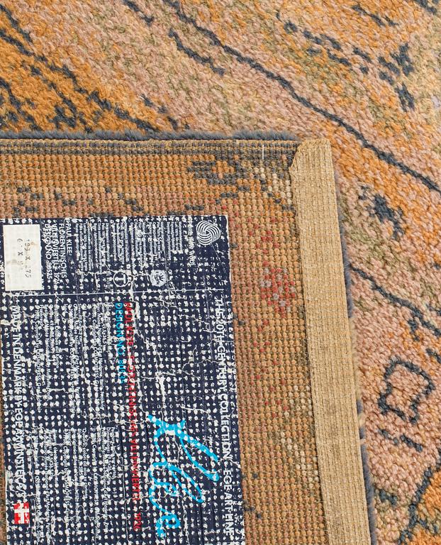 MATTA, efter Paul Klee, maskingjord flossa, Ege Art Line, Danmark, 1900-talets slut ca 278 x 182 cm.