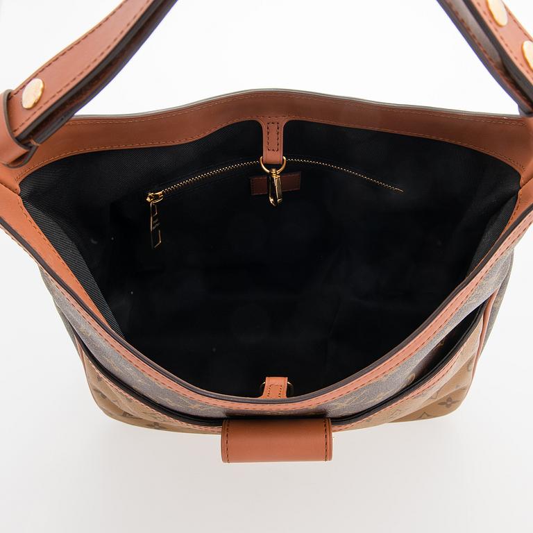 Louis Vuitton, A Monogram 'Hobo Dauphine MM' Bag.