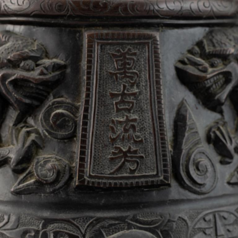A Chinese bronze bell, early 20th Century.