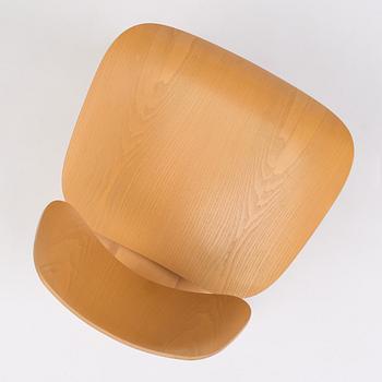 Charles & Ray Eames, a "Plywood Group LCW" easy chair, Vitra, 2015.