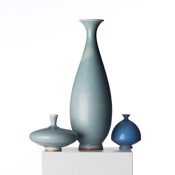 297. Berndt Friberg, a set of three stoneware vases, Gustavsberg Studio 1965-72.