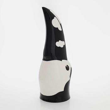 Pauli Vuorisalo, veistos, posliinia, signeerattu PV, 7/-90 Arabia Finland.