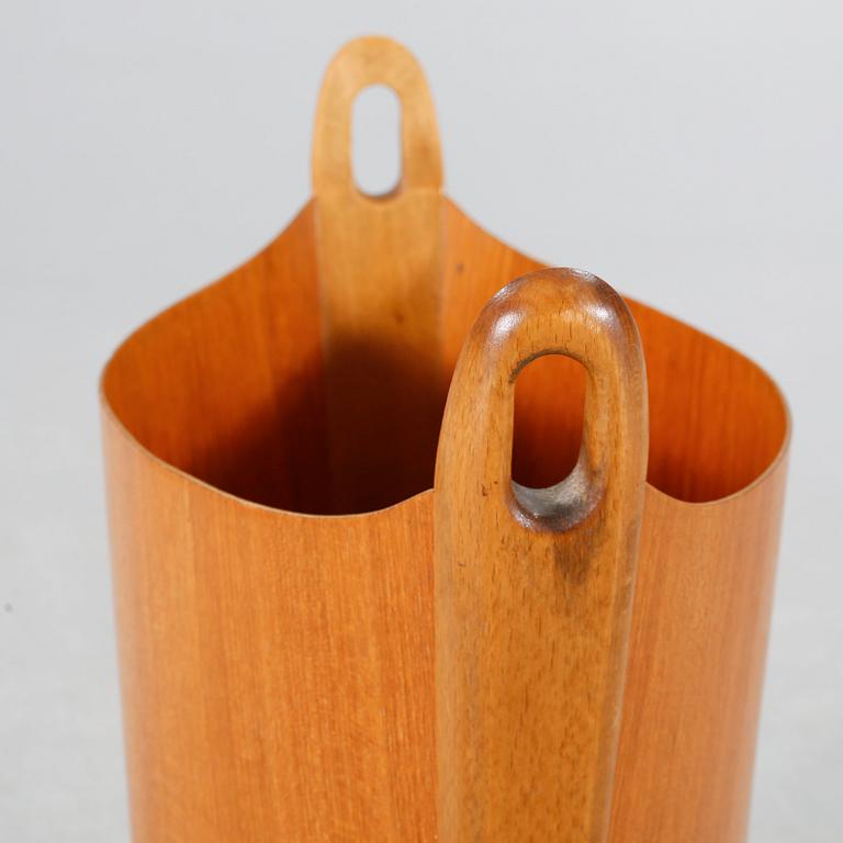 A waste paper bin, designed by Einar Barnes for P.S. Heggen, Nordfjordeid, Norway, in production from 1968.