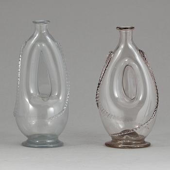 KRANSFLASKOR, 2 stycken, glas, 1800-tal.