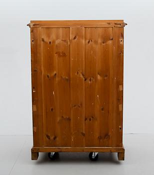 CHIFFONJÉ, nyrenässans, sent 1800-tal.