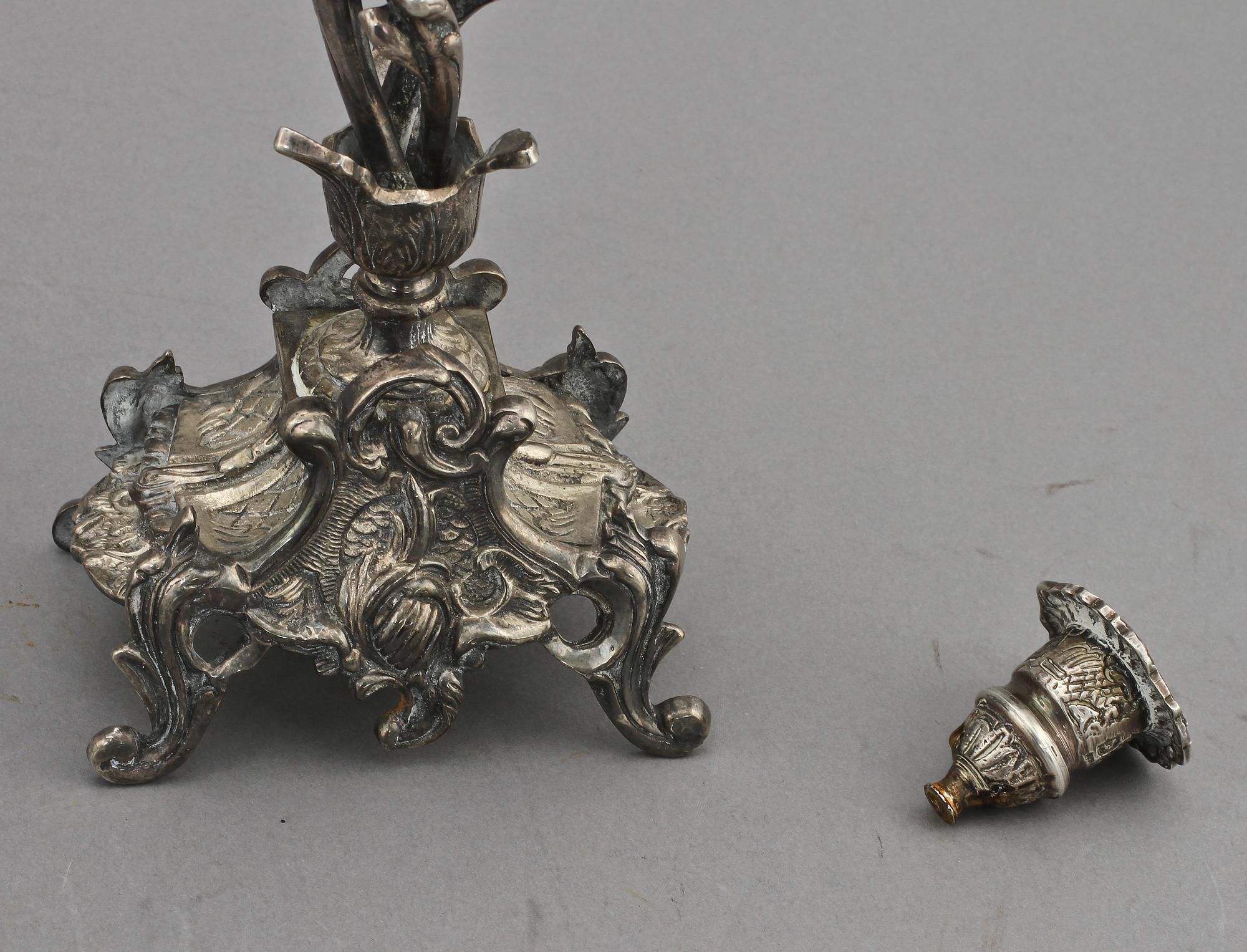 KANDELABRAR, ett par, vitmetall, nyrokoko, 1800-talets andra hälft.