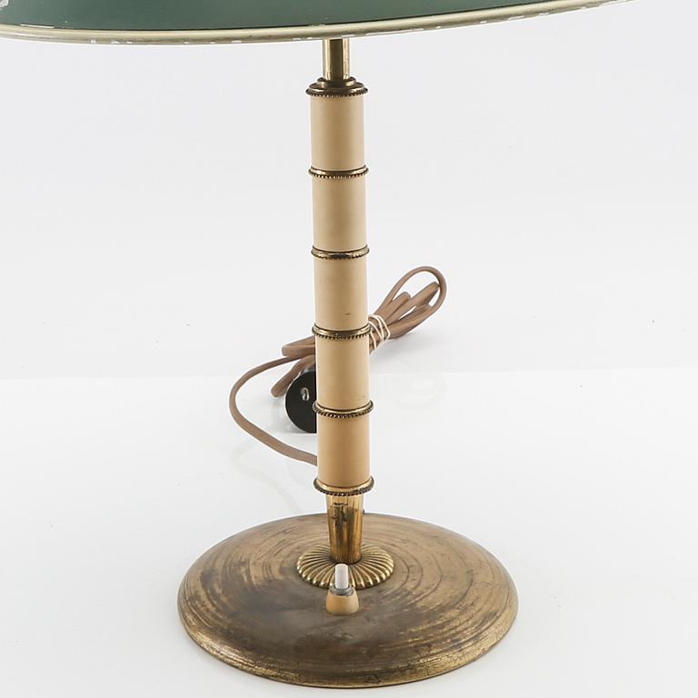 Bertil Brisborg attributed to, table lamp variant of model 32038 for Nordiska Kompaniet, 1940s.