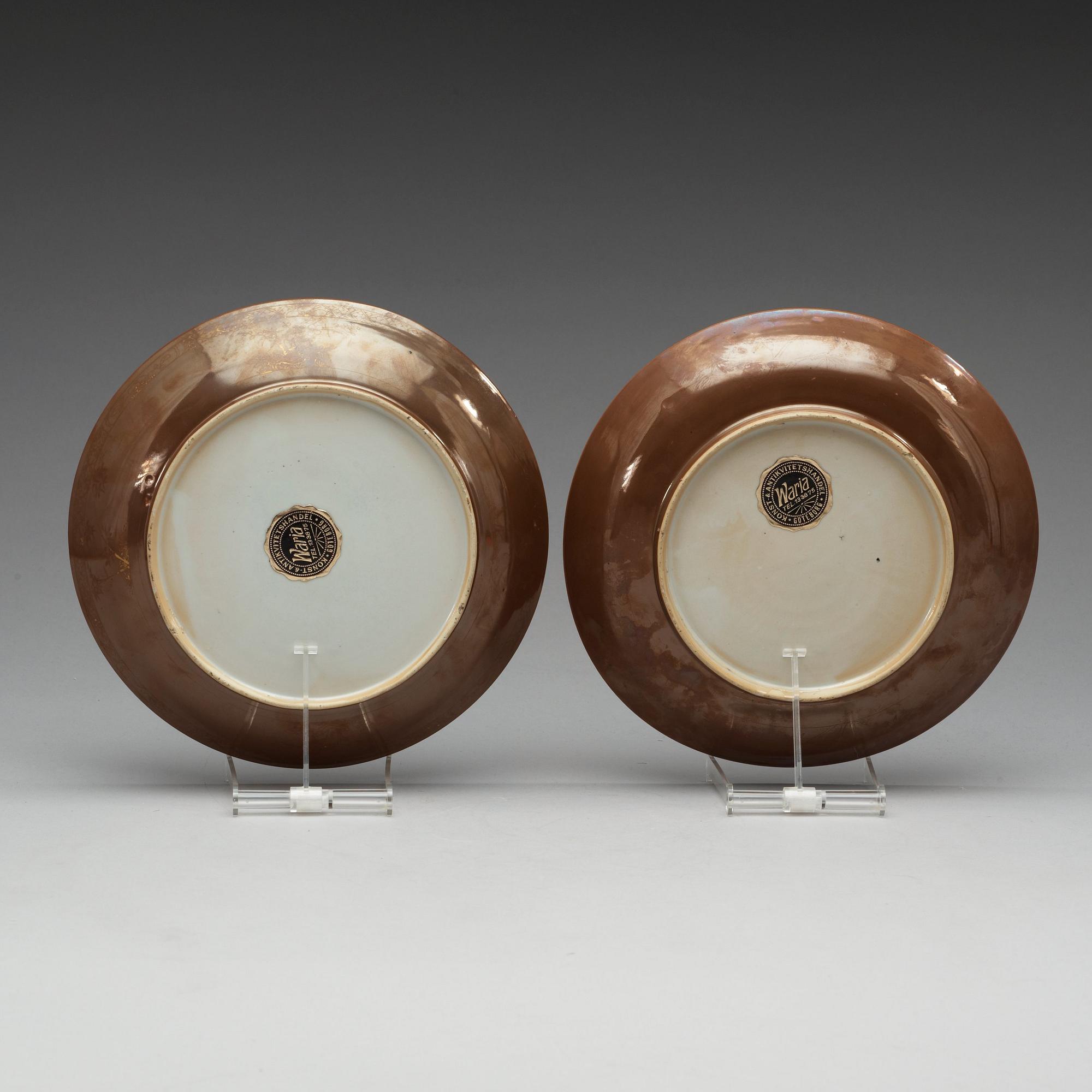A pair of famille verte dishes, Qing dynasty, Kangxi (1662-1722).