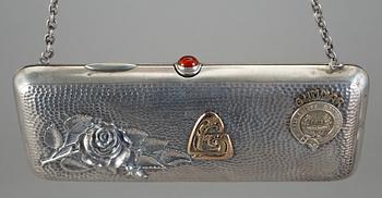 HANDVÄSKA, silver, C A Roine, Åbo, 1919. Totalvikt ca 300 g.