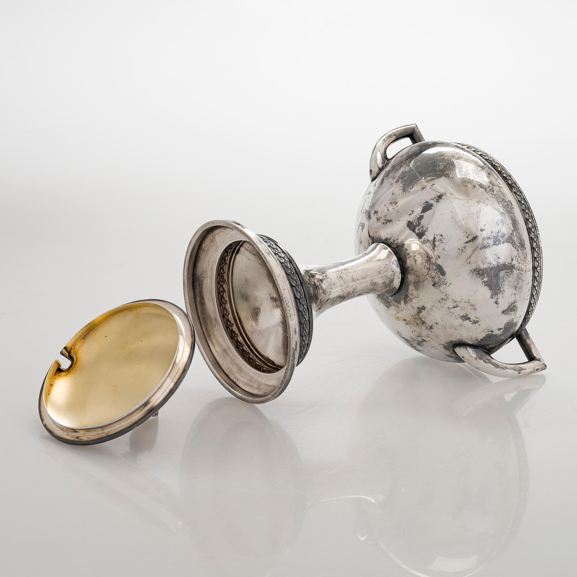 Sockerskål på fot, silver, Finlands Guldsmeds ab, Åbo 1916.