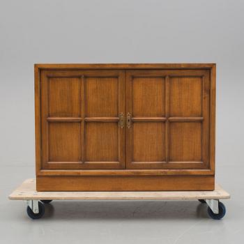 SIDEBOARD, Selva, sent 1900-tal.