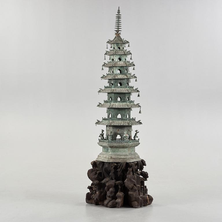 PAGOD, brons. Qingdynasty (1644-1912).