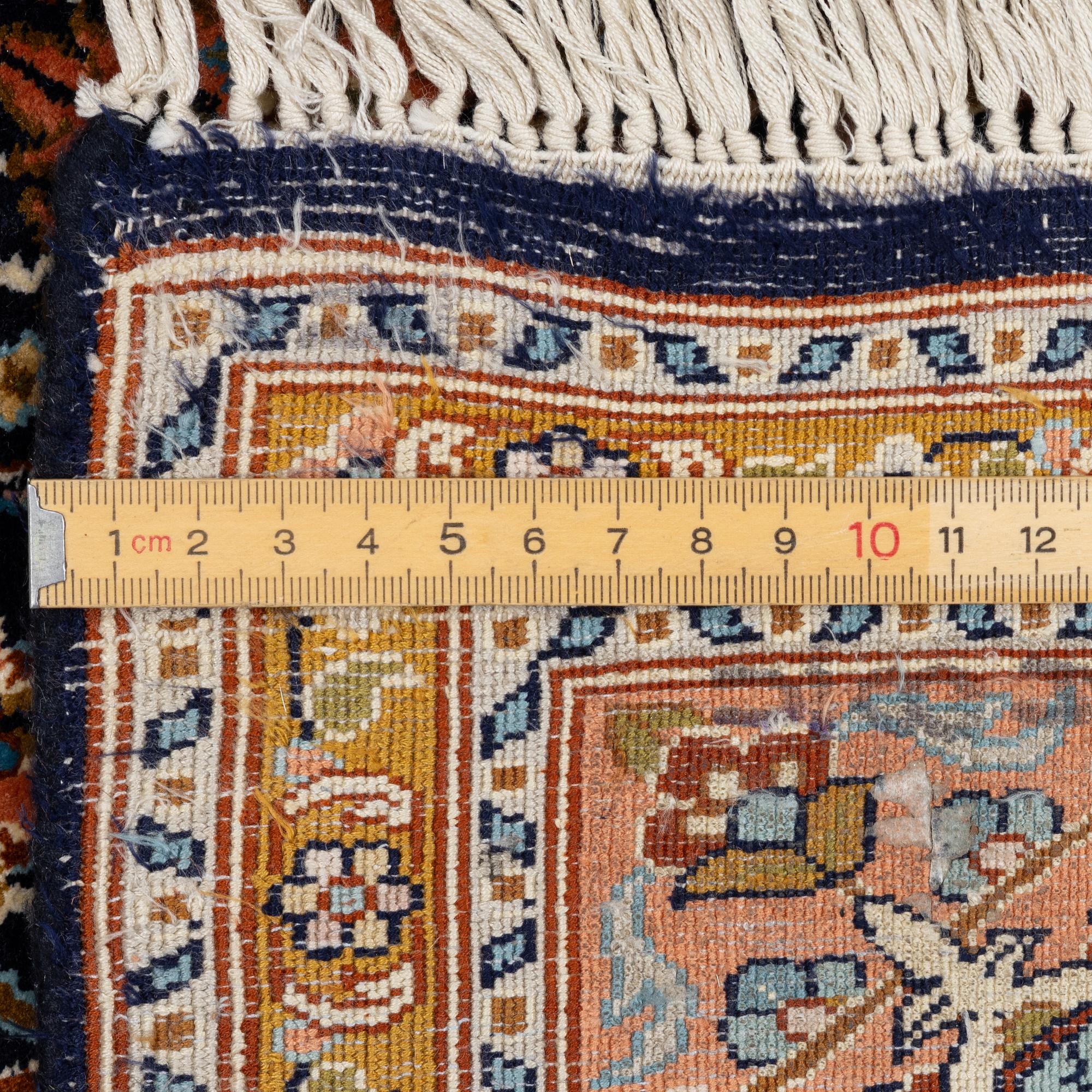 Matta, orientalisk silke, ca 198 x 123 cm.