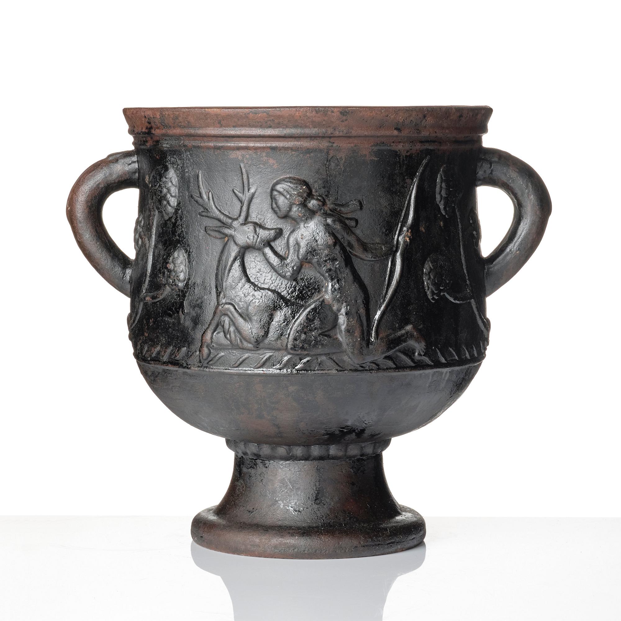 Ivar Johnsson, a pair of Swedish Grace cast iron garden urns 'Diana', Näfveqvarn, Sweden.