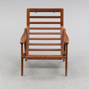 A 1950s/1960s easy chair.