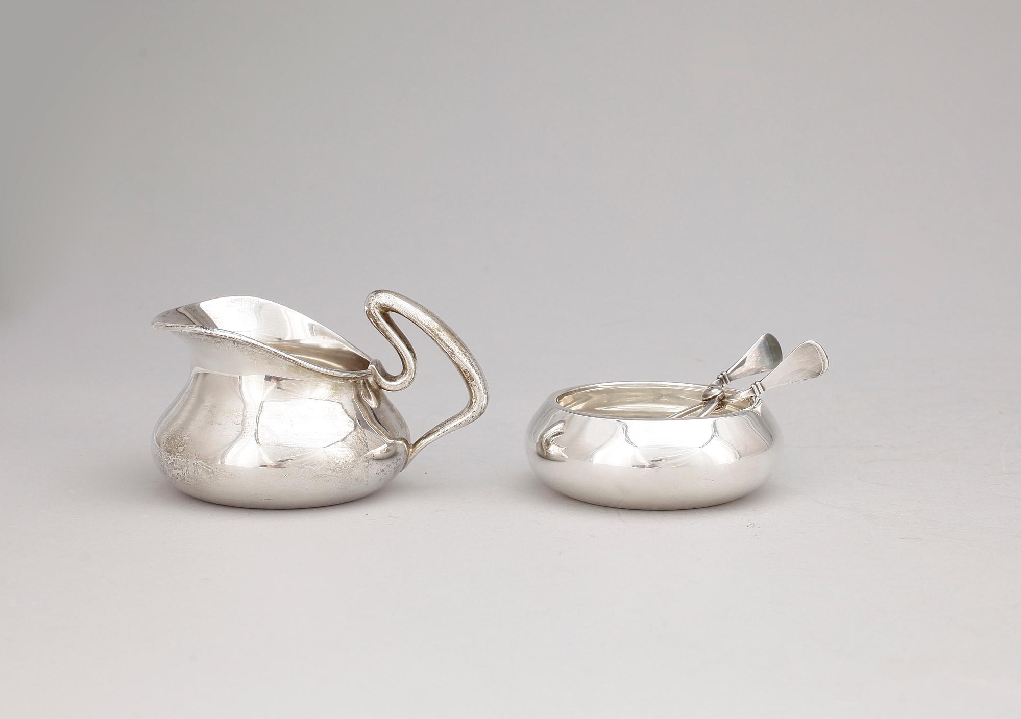 GRÄDDKANNA SAMT SOCKERSKÅL, sterlingsilver, Mexico, 1900-talets slut. Vikt ca 365 g.