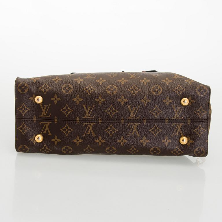 Louis Vuitton, a 'Tuileries' bag.