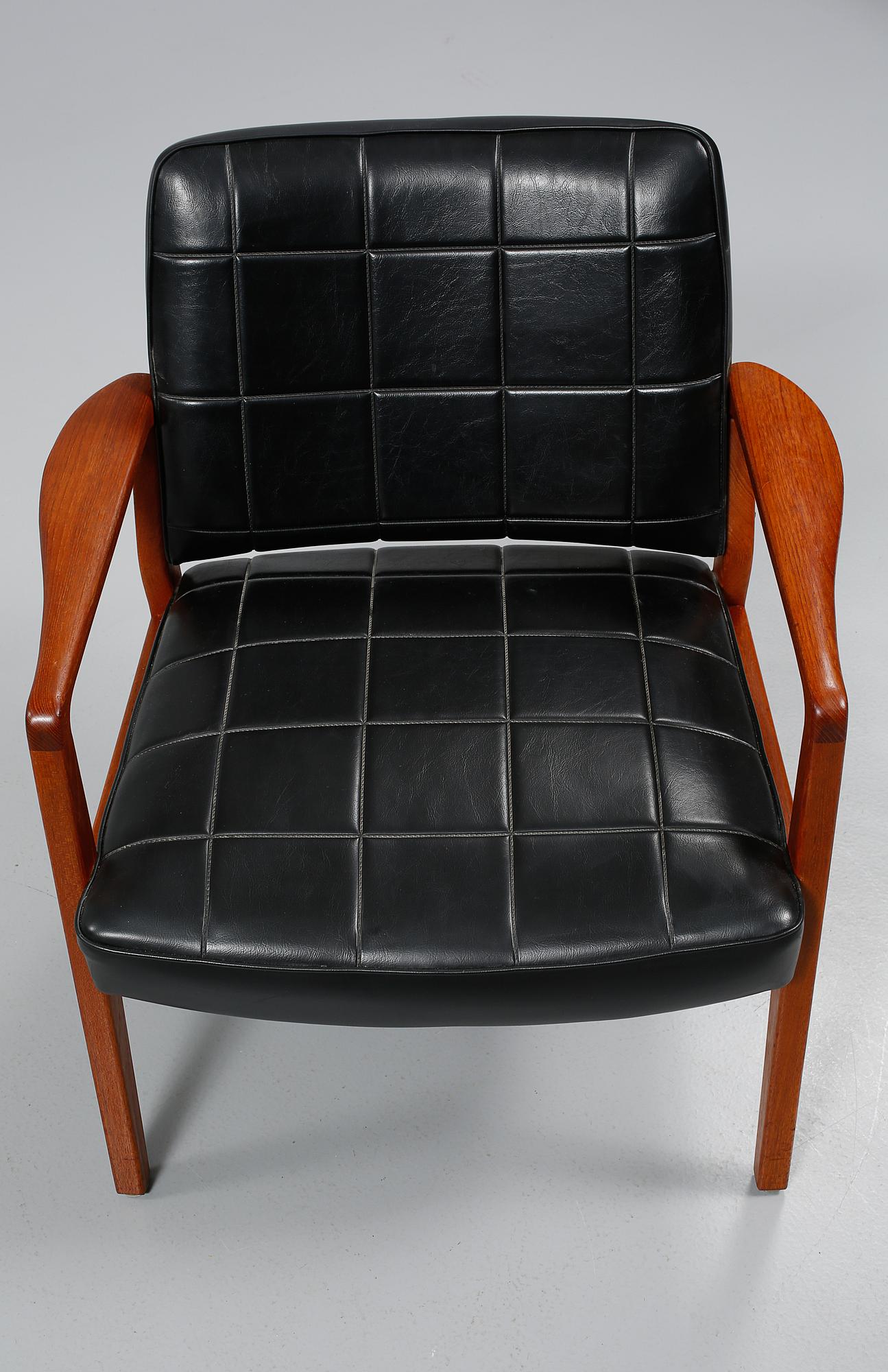 FÅTÖLJER, ett par, 1950/60-tal.