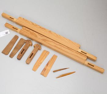 A late 19th century dining table.