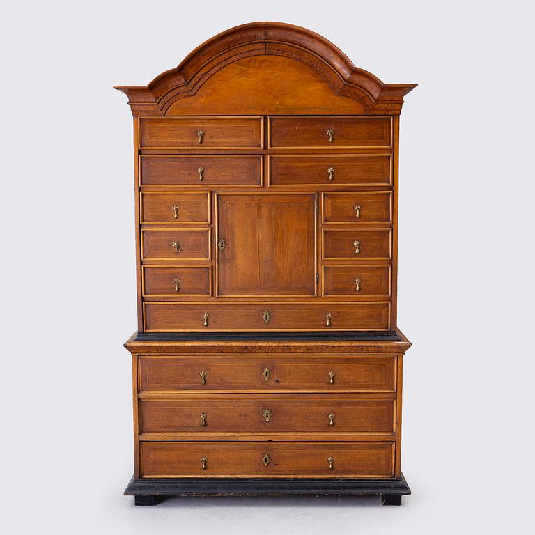 Cabinet, first half of  18th century.