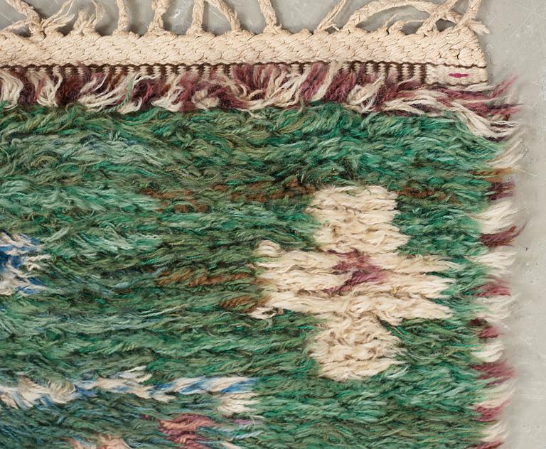 RUG. "Ädelstenen, grön". Knotted pile. 207 x 139,5 cm. Signed AB MMF MR.