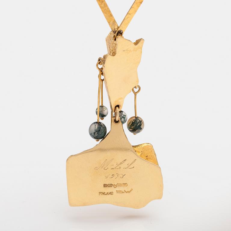 BJÖRN WECKSTRÖM, HALSBAND "Det regnar i bergen", 18K guld, mossagat. Lapponia 1970.