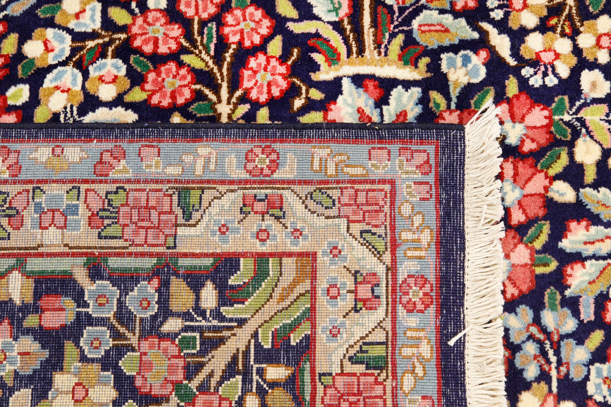 Matta, figural Kirman, "Millefleur"390 x 298 cm.