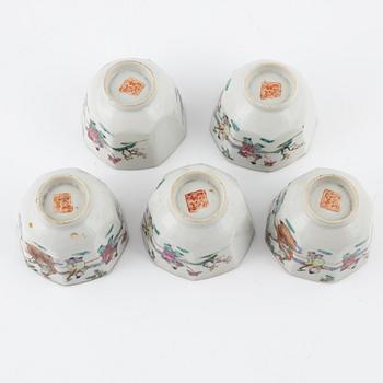 Koppar, 5 st, porslin, Kina, sen Qingdynasti, omkring år 1900.