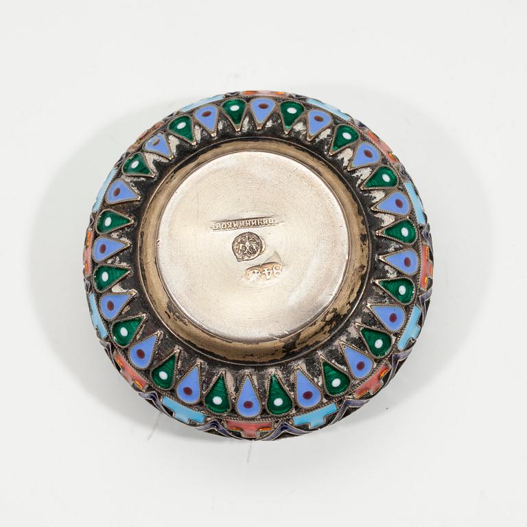 SALTKAR, silver och emalj, cloisonné, Ovchinnikov (Овчинниковь), Moskva 1882-1899.