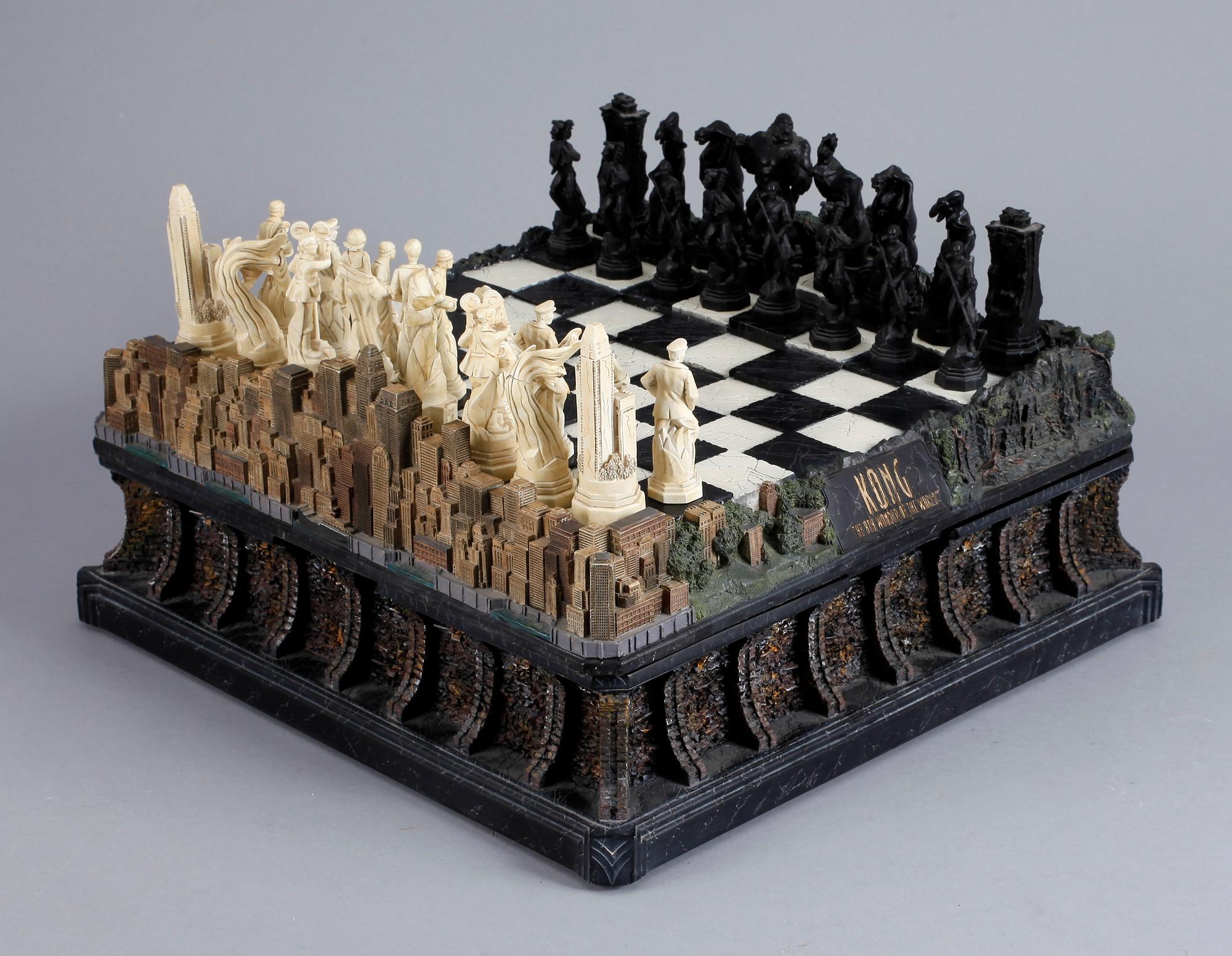 SCHACKSPEL, Weta workshop's..., 2005. Numrerad 510/1500.