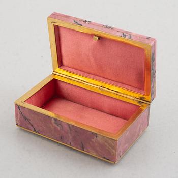 A rhodonite box, 20th century.