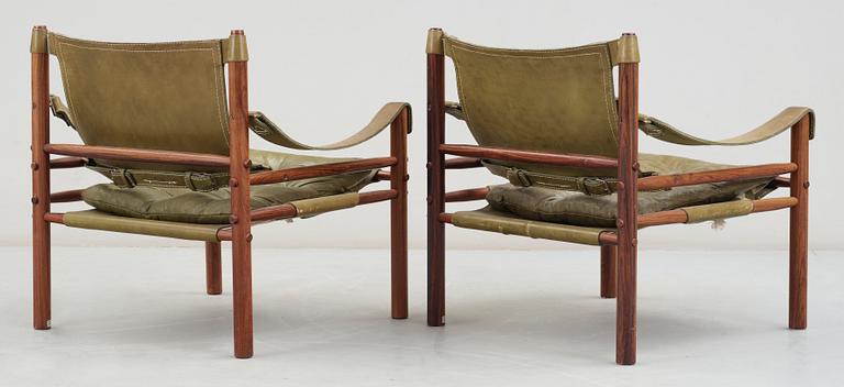 KARMSTOLAR, ett par, "Sirocco", Arne Norell, formgiven 1964.