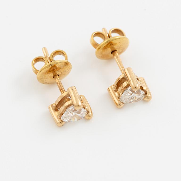 Earrings, a pair, 18k gold with heart-shaped diamonds.