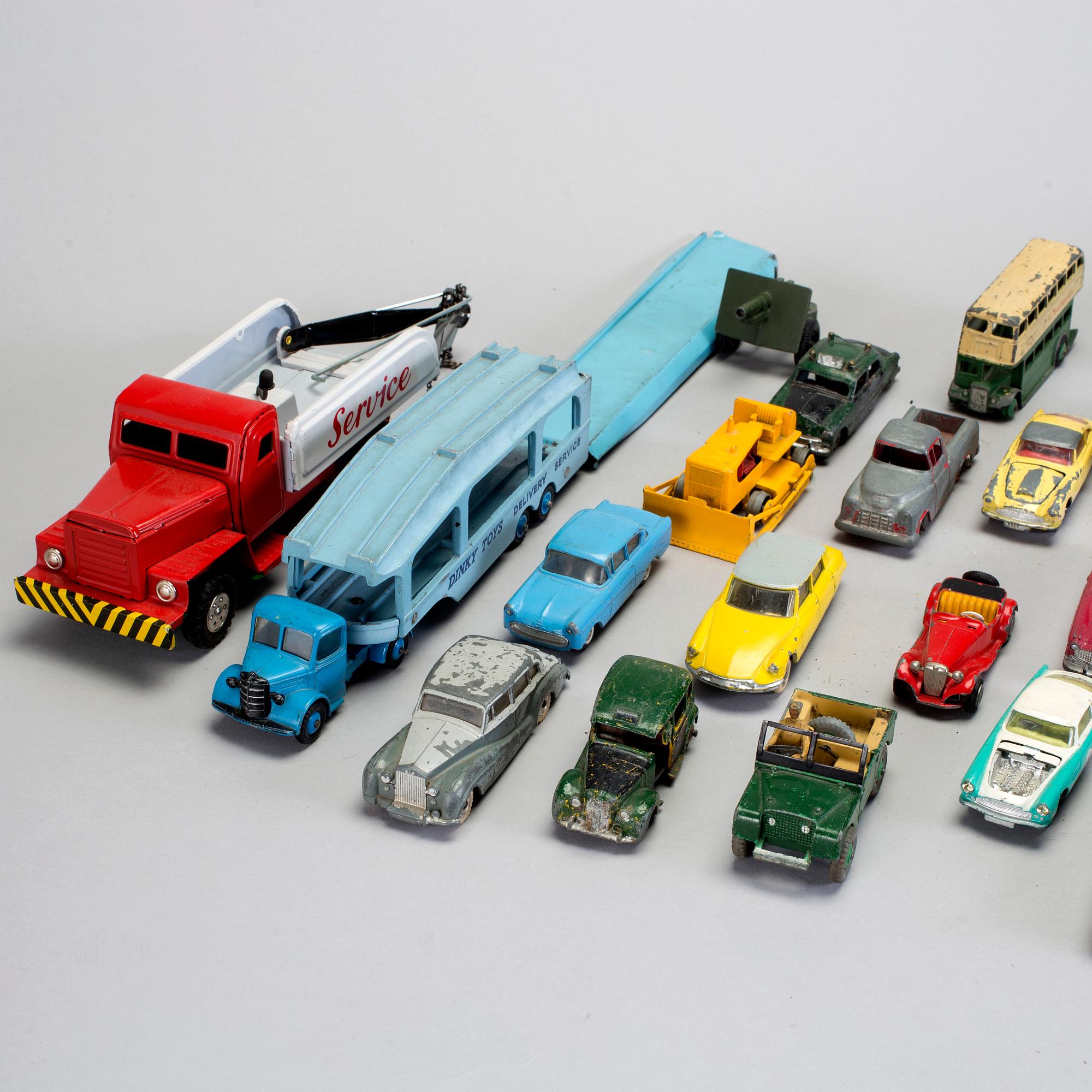 PARTI LEKSAKER, 43 delar, bland annat Tekno Denmark, Dinky Toys, 1950/60-tal.