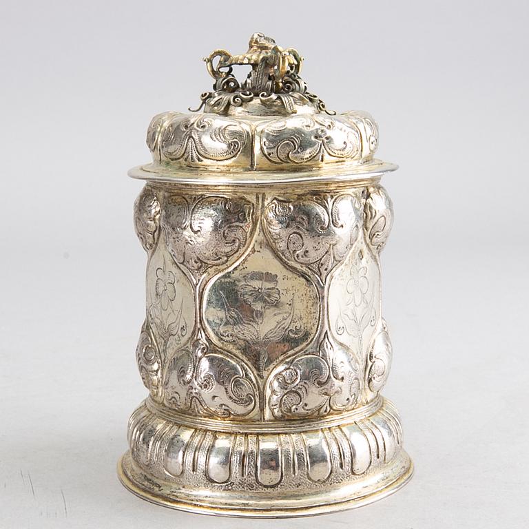 A German 17th century silver-gilt tankard, mark of Philipp Plapert, Nürnberg (1637-1665).